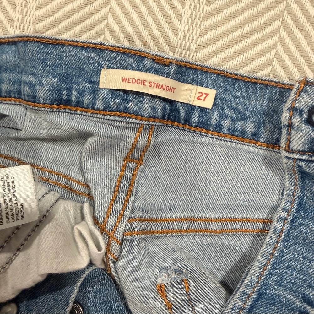 Levi Light Blue Wedgie Straight Jeans - Size 27